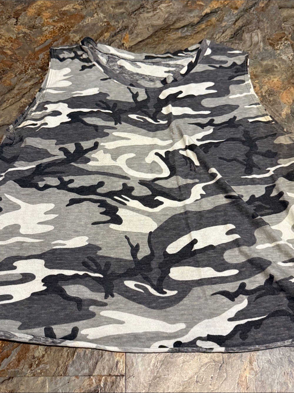 Sleeveless Camo Tank Top - Gray Camo women’s size medium - Picture 3 of 8